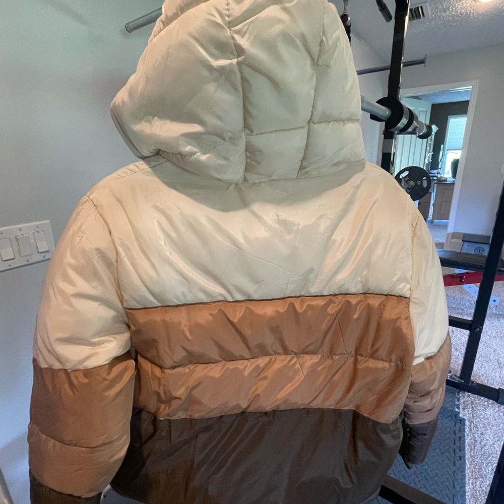 Colorblock Puffer Jacket - Picture 3 of 4